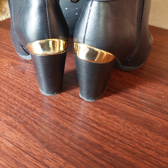 Black Ankle Gold Plated Tirms front Heels - Picture 8 of 13